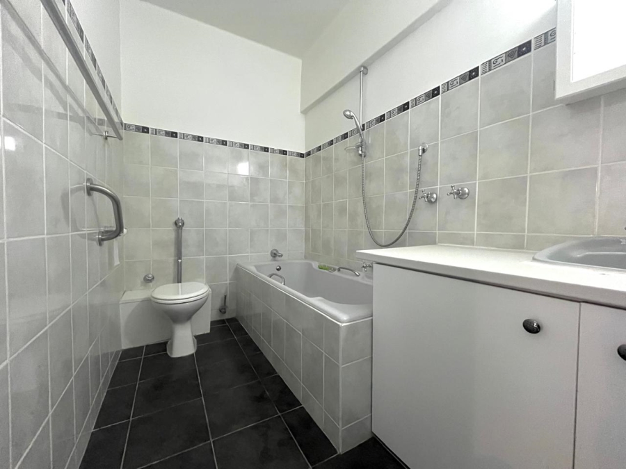 2 Bedroom Property for Sale in Muizenberg Western Cape